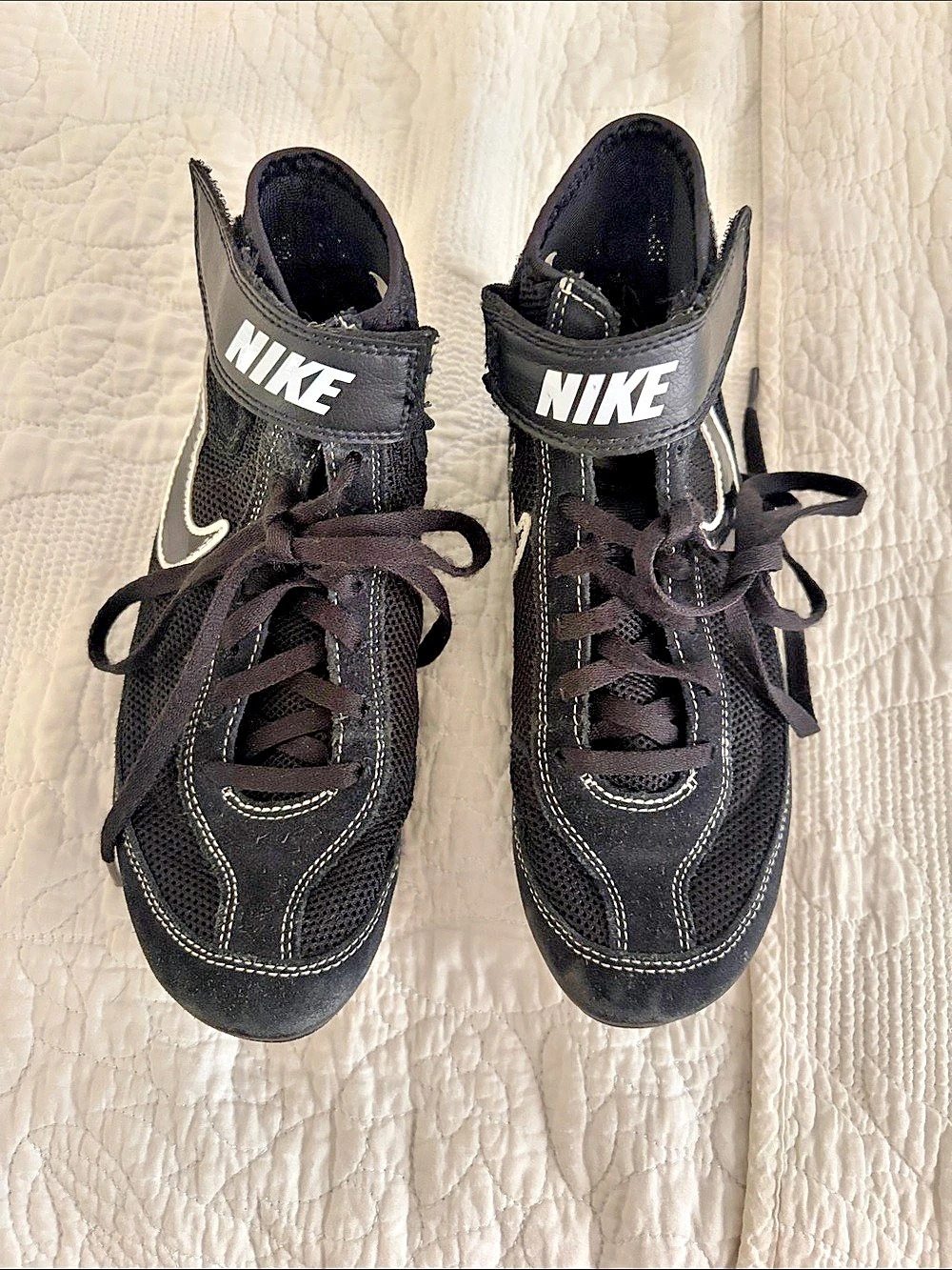 Nike Black & White Wrestling Sneakers 4Youth (fits like size 3)